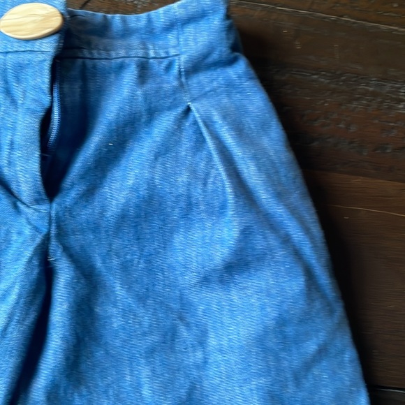Zara kids wide leg pant with wooden button. Detail and Adjustable waistband - Picture 4 of 6